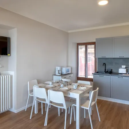 Casa 24 - Trilocale Con Vista Lago, Giardino E Idromassaggio Gonfiabile Lejlighed *