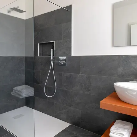 Casa 24 - Trilocale Con Vista Lago, Giardino E Idromassaggio Gonfiabile Appartement *