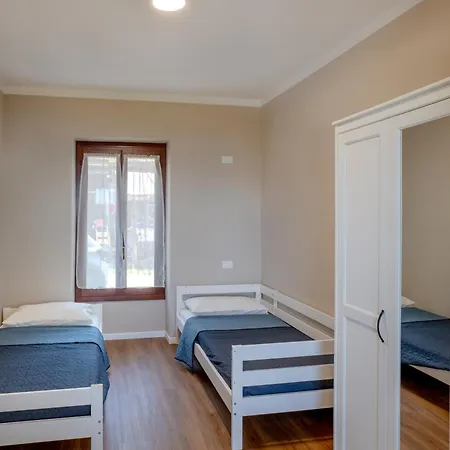 Casa 24 - Trilocale Con Vista Lago, Giardino E Idromassaggio Gonfiabile Lejlighed