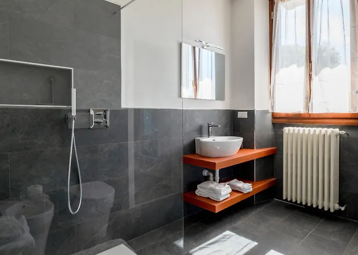 Casa 24 - Trilocale Con Vista Lago, Giardino E Idromassaggio Gonfiabile Lejlighed *